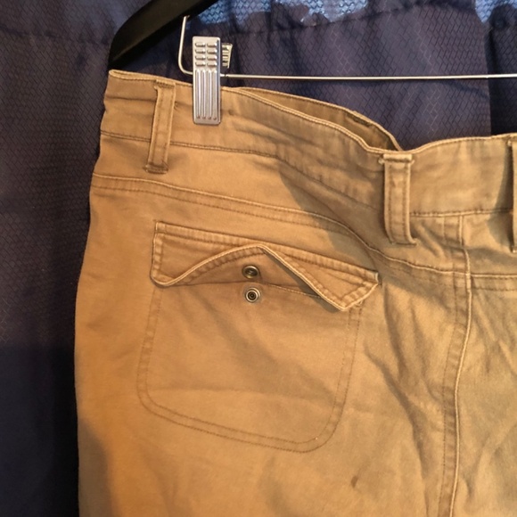 Green size 14  Bum Equipment stretchable cropped pants, zipper, belt buckles - Picture 6 of 10